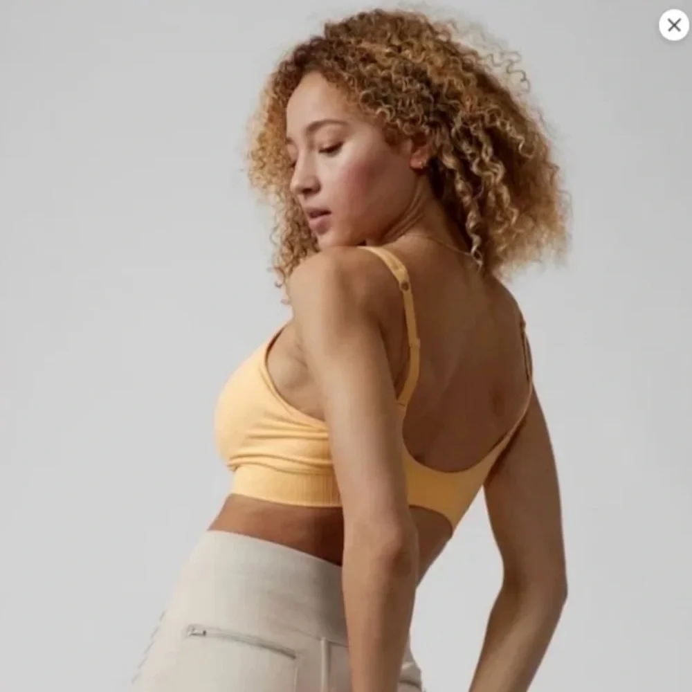 Athleta Embrace Bra D-DD //  Lunaria Yellow